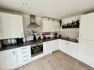 Kitchen- click for photo gallery